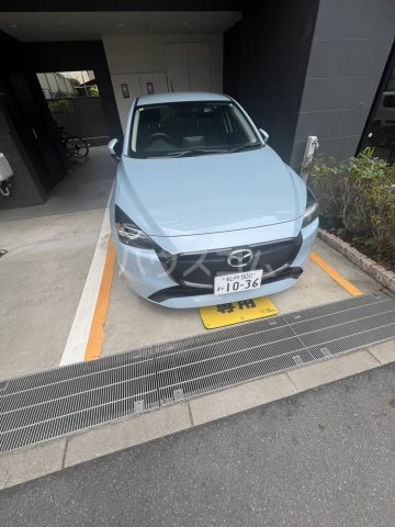 27/30 駐車場