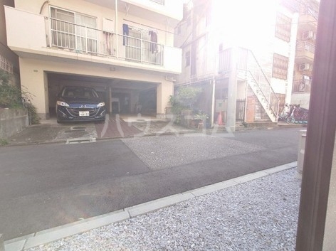 22/30 駐車場