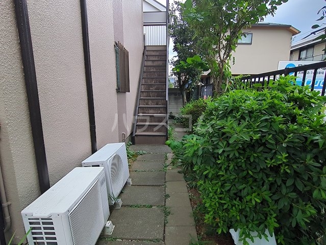 18/27 エントランス