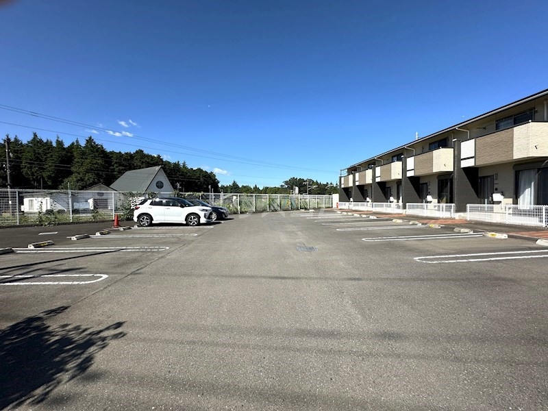 22/28 駐車場