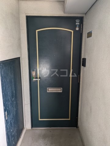 13/30 玄関