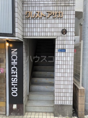 27/30 エントランス