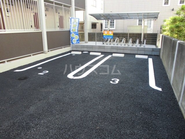 25/30 駐車場