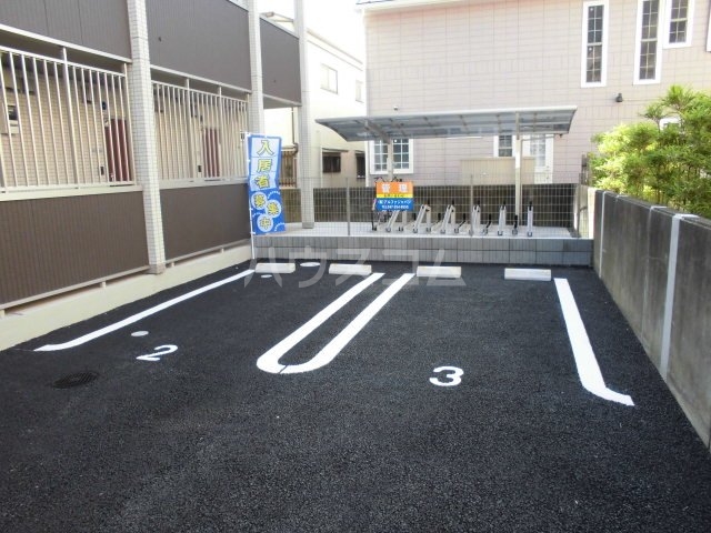 26/30 駐車場