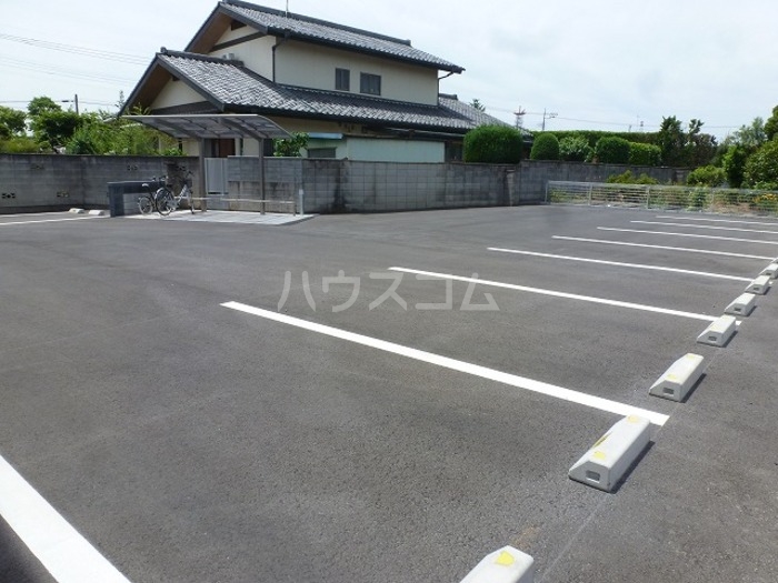 18/25 駐車場