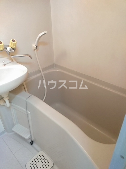 13/28 浴室