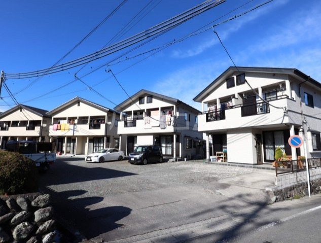2/4 駐車場