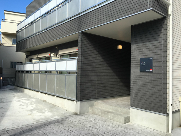 21/26 エントランス