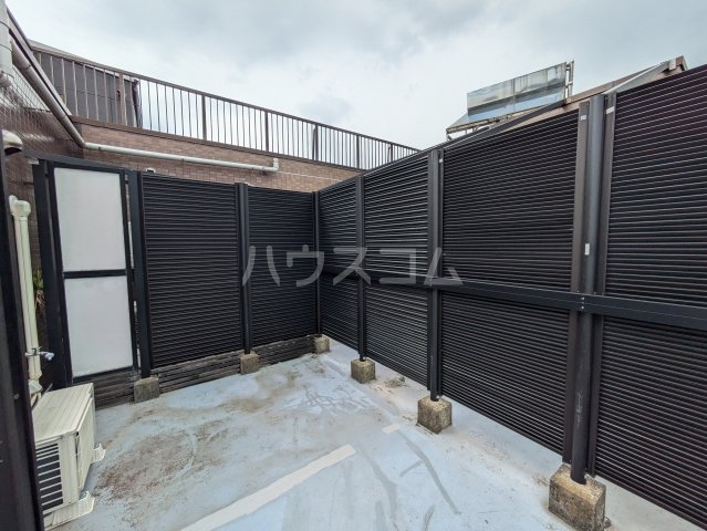 2/3 駐車場