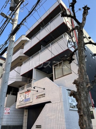 16/20 エントランス