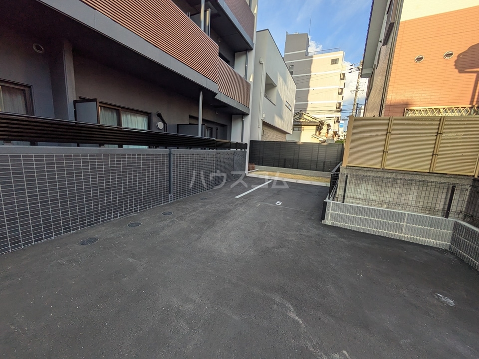 3/5 駐車場