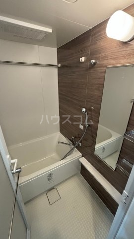 13/28 浴室