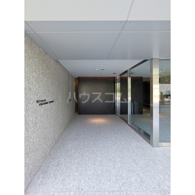 16/16 エントランス