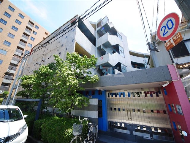 14/22 エントランス