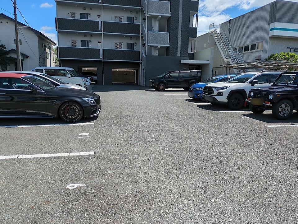 2/4 駐車場