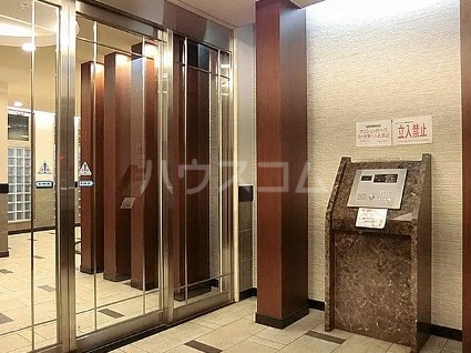 2/5 エントランス