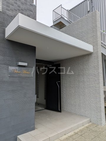 23/30 エントランス