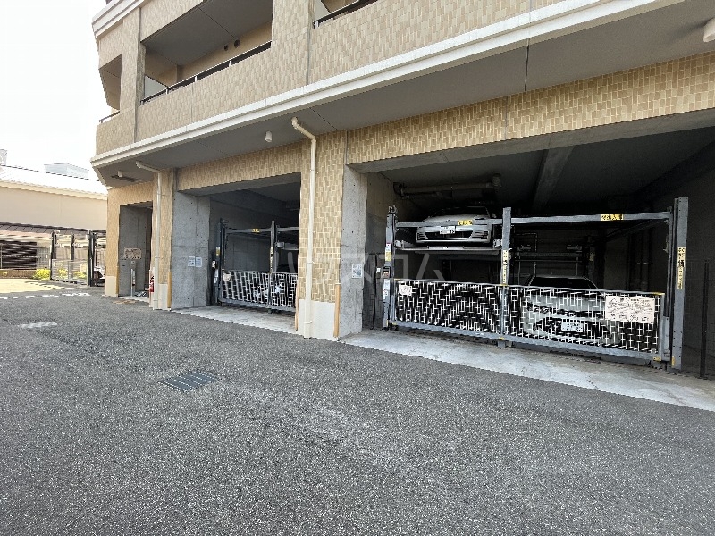 14/20 駐車場