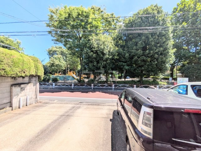 21/25 駐車場