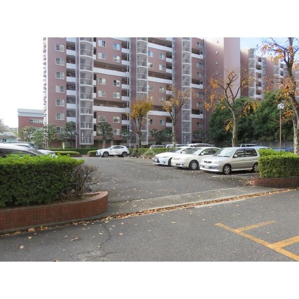 13/21 駐車場
