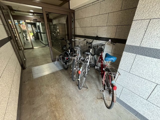 20/29 エントランス