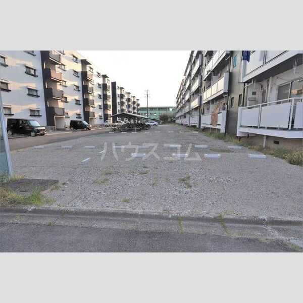 14/23 駐車場