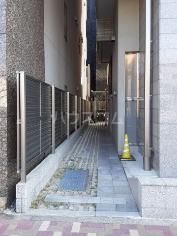 21/23 エントランス