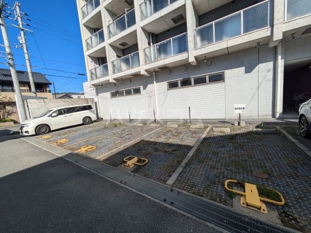 16/22 駐車場