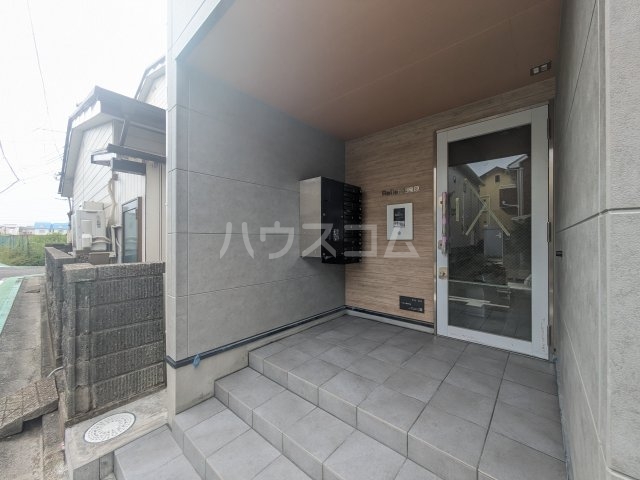 21/30 エントランス