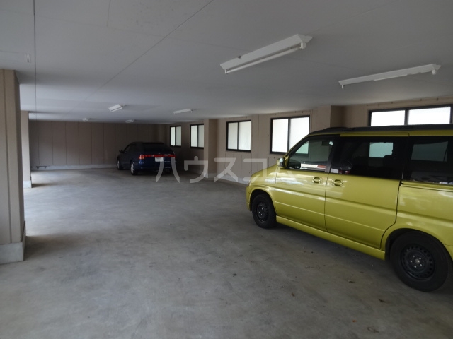 20/30 駐車場