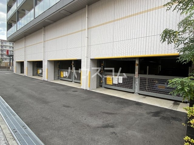 23/30 駐車場