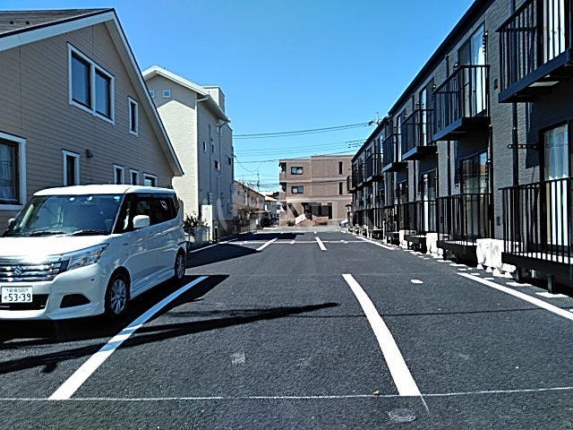 23/28 駐車場