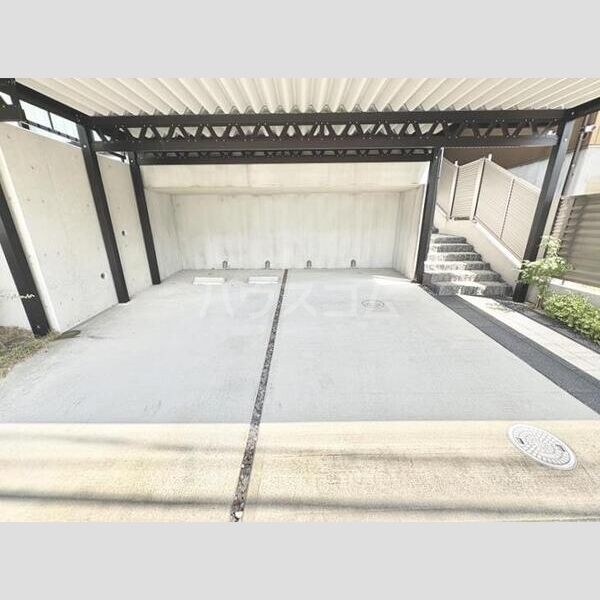 16/20 駐車場