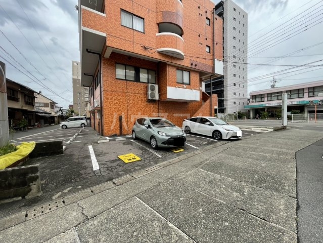27/29 駐車場