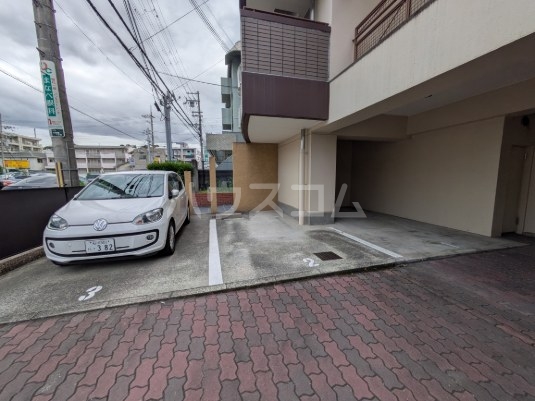 21/29 駐車場