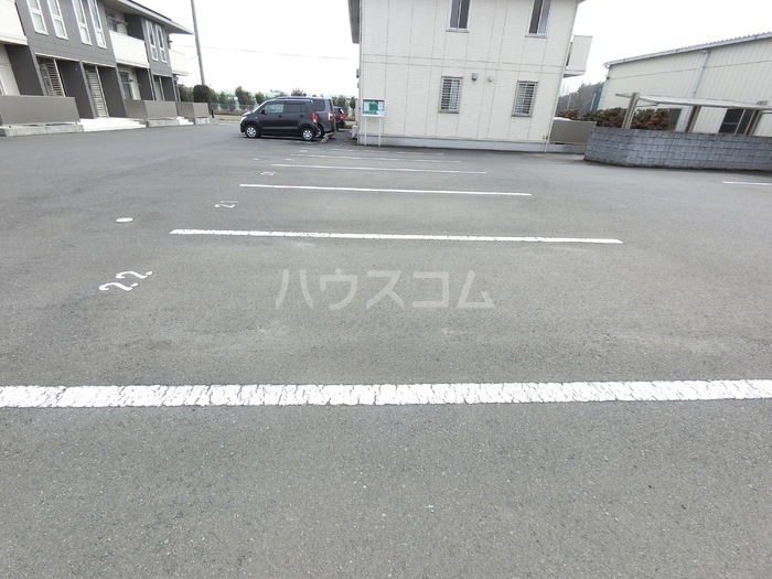 18/28 駐車場