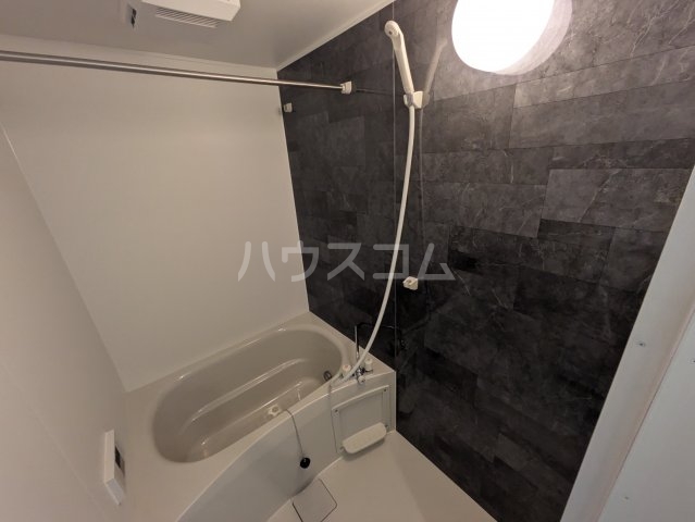 13/30 浴室