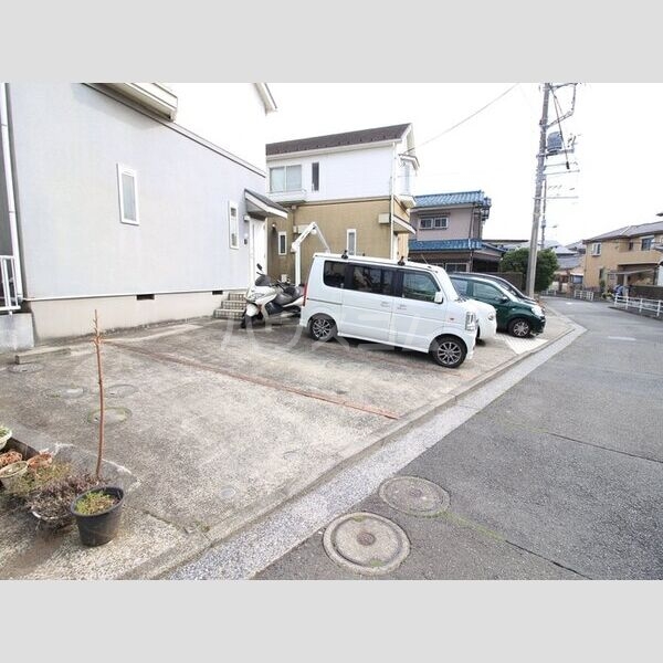 17/22 駐車場