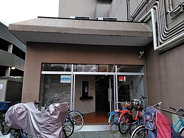 20/30 エントランス