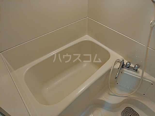 13/30 浴室