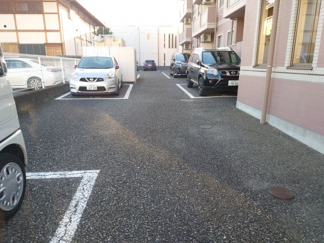 20/29 駐車場