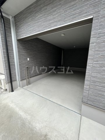 23/30 駐車場