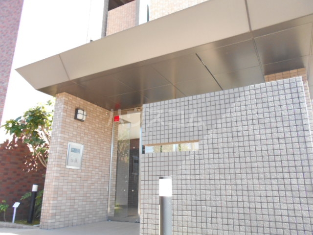 19/23 エントランス