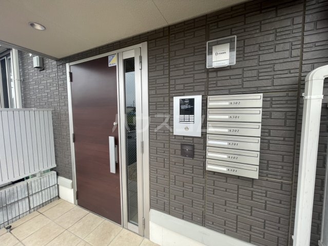 2/4 エントランス