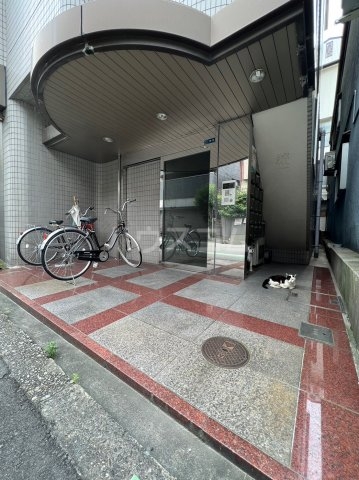26/30 エントランス