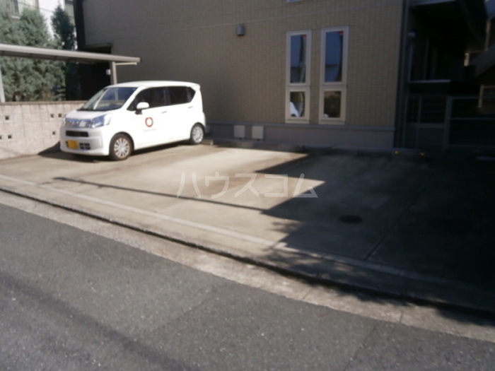 2/3 駐車場