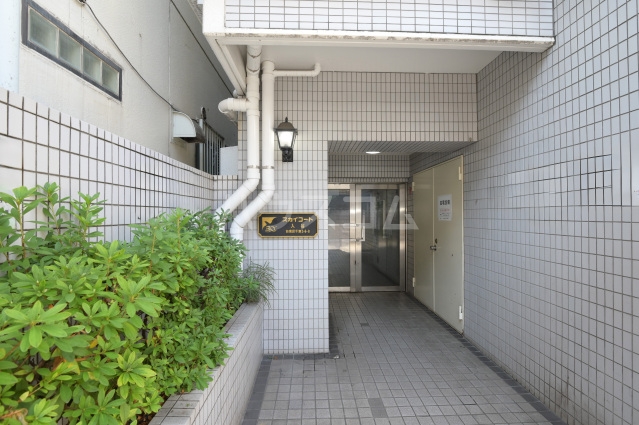 21/22 エントランス