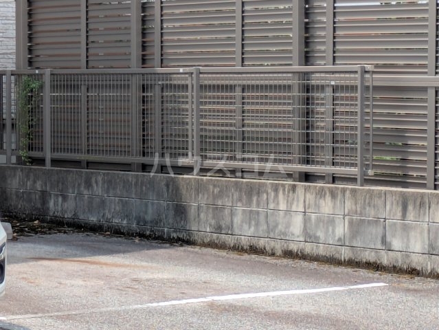 14/18 駐車場