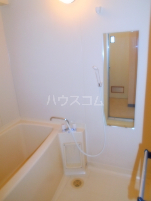 13/30 浴室