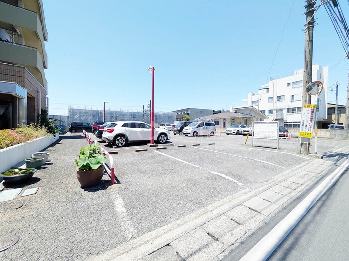 28/30 駐車場